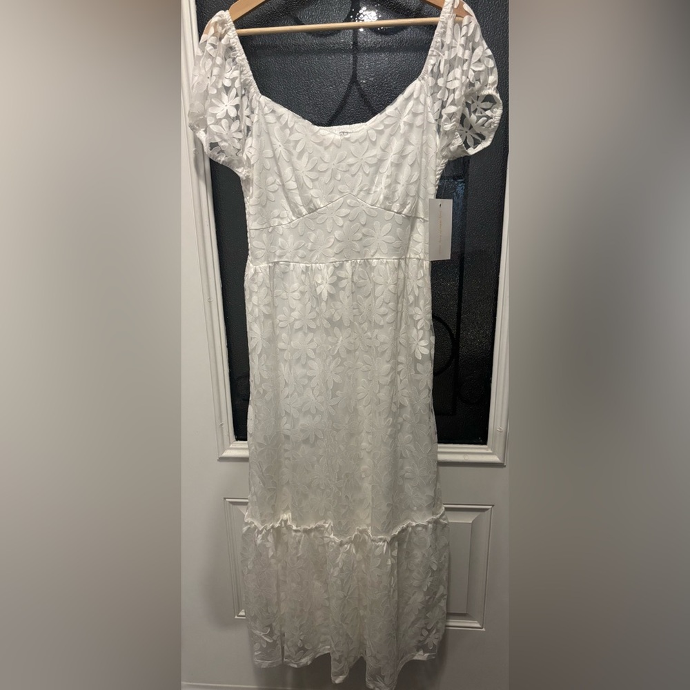 White floral dress new size large